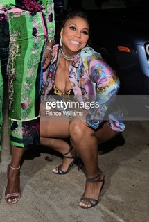 Tamar Braxton feet photo thumbnail