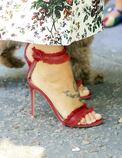 Tamara Ecclestone feet photo thumbnail