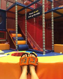 Tamara Ecclestone feet photo thumbnail