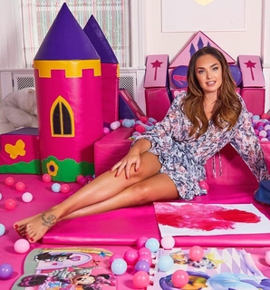 Tamara Ecclestone feet photo thumbnail