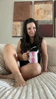 Tamara Lee feet photo 2