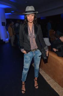 Tamara Taylor feet photo thumbnail