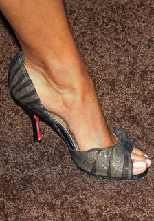 Tamara Taylor feet photo thumbnail