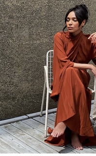 Tamara Taylor feet photo thumbnail