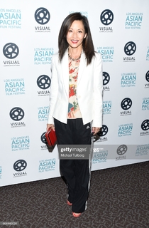 Tamlyn Tomita feet photo thumbnail