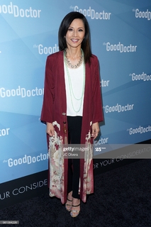 Tamlyn Tomita feet photo thumbnail