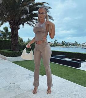 Tammy Hembrow feet photo 2
