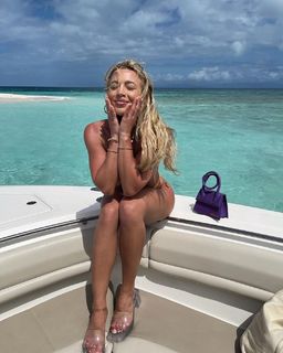 Tammy Hembrow feet photo 14