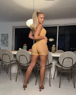 Tammy Hembrow feet photo 10
