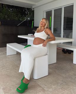 Tammy Hembrow feet photo 12