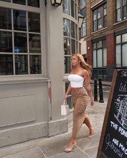 Tammy Hembrow feet photo 18