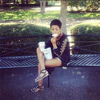 Tamron Hall feet photo thumbnail