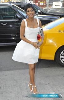 Tamron Hall feet photo thumbnail