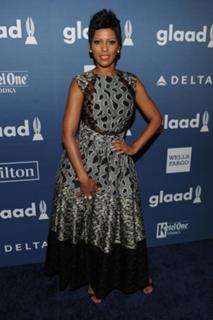 Tamron Hall feet photo thumbnail