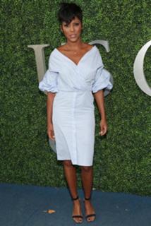 Tamron Hall feet photo thumbnail