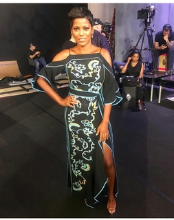 Tamron Hall feet photo thumbnail