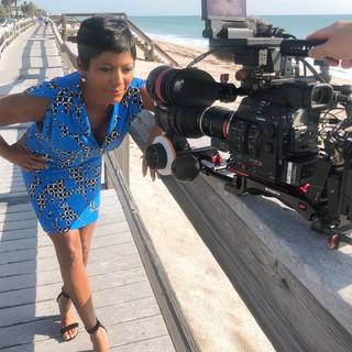 Tamron Hall feet photo thumbnail