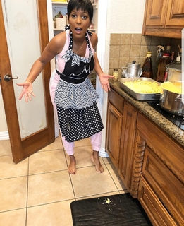 Tamron Hall feet photo thumbnail