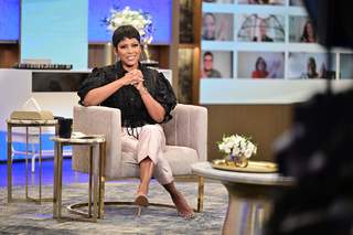 Tamron Hall feet photo thumbnail