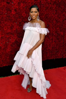 Tamron Hall feet photo thumbnail