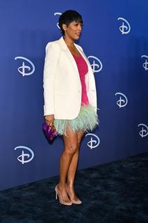 Tamron Hall feet photo thumbnail