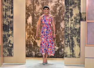 Tamron Hall feet photo thumbnail