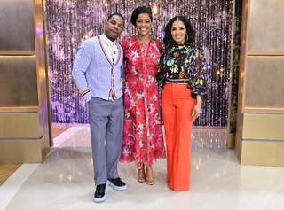 Tamron Hall feet photo thumbnail