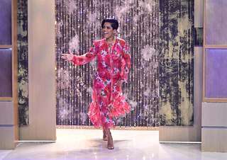 Tamron Hall feet photo thumbnail