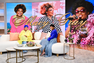 Tamron Hall feet photo thumbnail