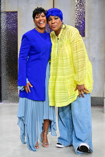 Tamron Hall feet photo thumbnail