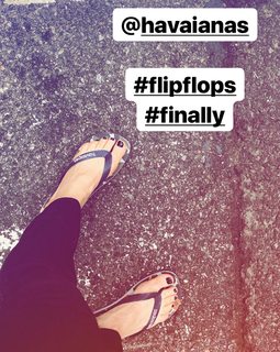 Tamsen Fadal feet photo 3