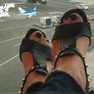 Tamsen Fadal feet photo 7