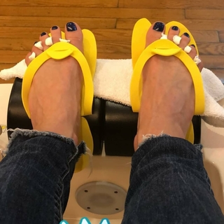 Tamsen Fadal feet photo 13