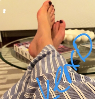 Tamsen Fadal feet photo 9