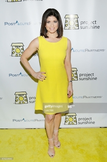 Tamsen Fadal feet photo 15