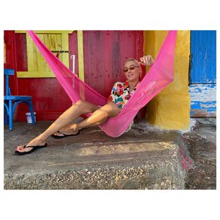 Tamta feet photo 3
