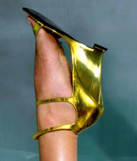 Tamzin Outhwaite feet photo thumbnail