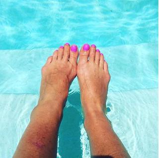 Tamzin Outhwaite feet photo thumbnail