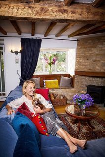Tamzin Outhwaite feet photo thumbnail