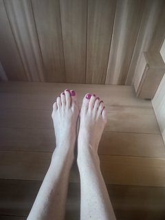 Tamzin Outhwaite feet photo thumbnail