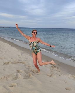 Tamzin Outhwaite feet photo thumbnail