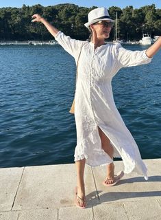 Tamzin Outhwaite feet photo thumbnail