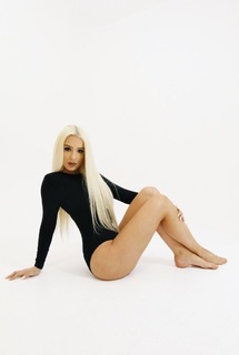 Tana Mongeau feet photo thumbnail