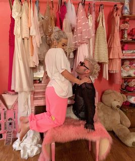 Tana Mongeau feet photo thumbnail