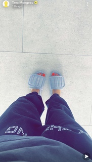 Tana Mongeau feet photo thumbnail