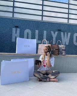 Tana Mongeau feet photo thumbnail