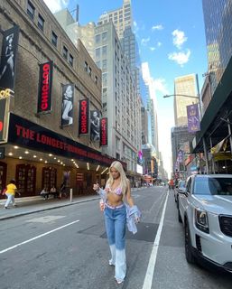 Tana Mongeau feet photo thumbnail