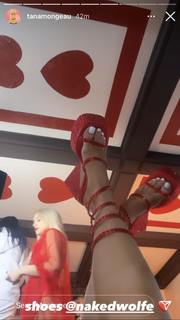 Tana Mongeau feet photo thumbnail