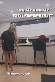 Tana Mongeau feet photo thumbnail