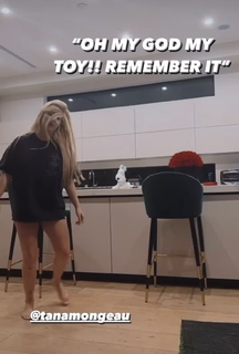 Tana Mongeau feet photo thumbnail